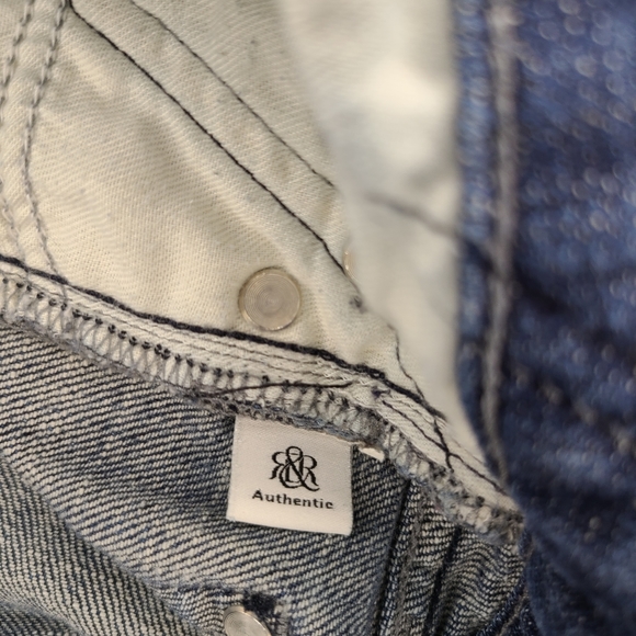 Rock & Republic Jean Shorts - Picture 3 of 9